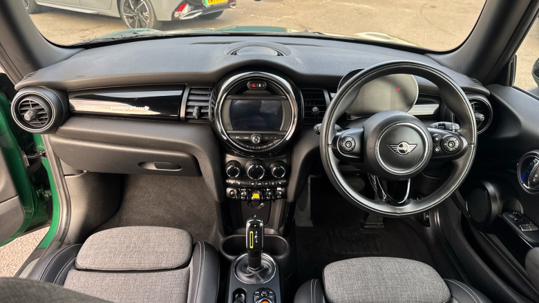 MINI Hatchback 135kW Cooper S Level 2 33kWh 3dr Auto Electric Hatchback